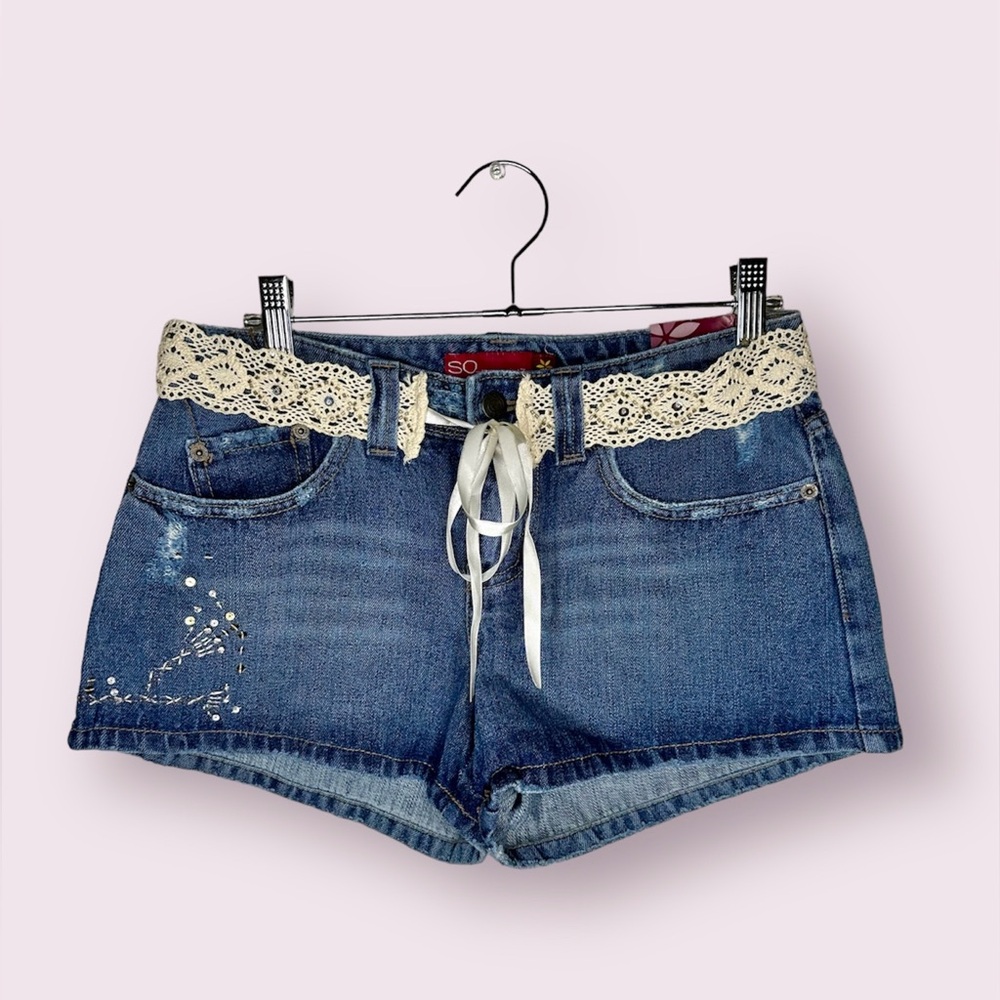 Y2K deadstock SO brand mini denim shorts with belt.